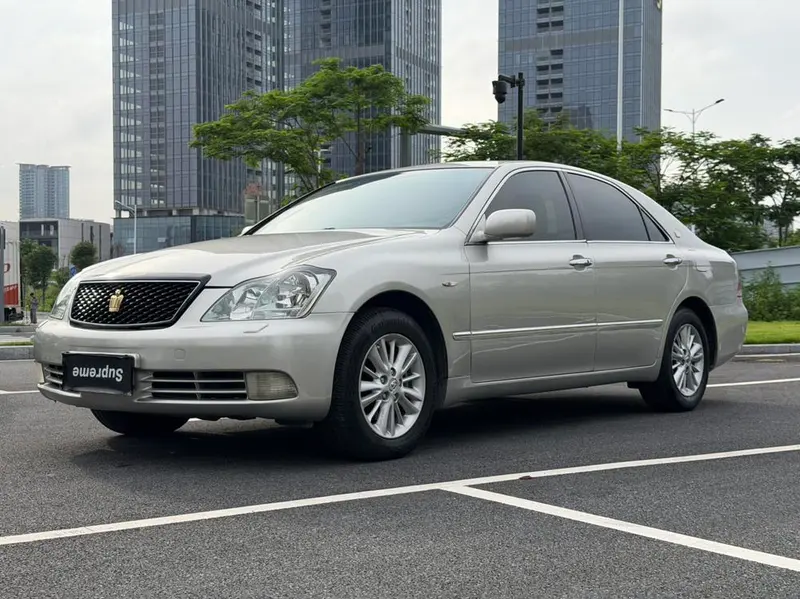 Toyota Crown, 2005