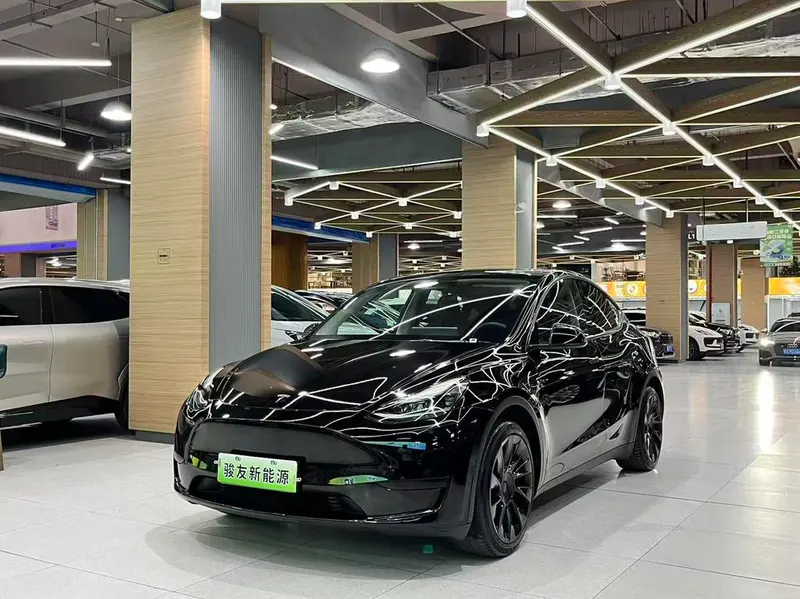 Tesla Model Y, 2022