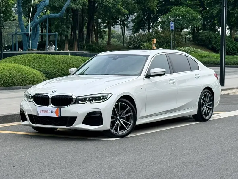 BMW 3-Series, 2022
