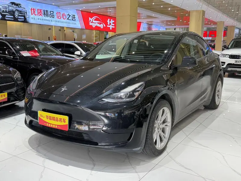 Tesla Model Y, 2022