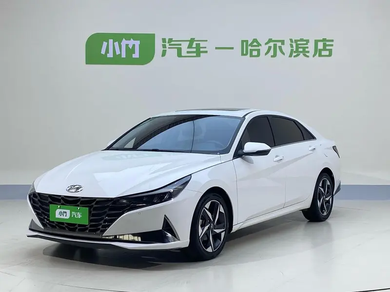Hyundai Elantra, 2022