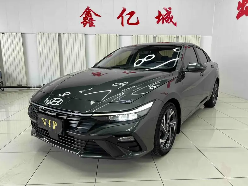 Hyundai Elantra, 2023