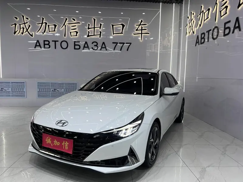 Hyundai Elantra, 2022