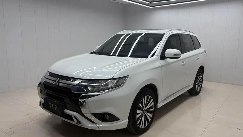 Mitsubishi Outlander, 2020