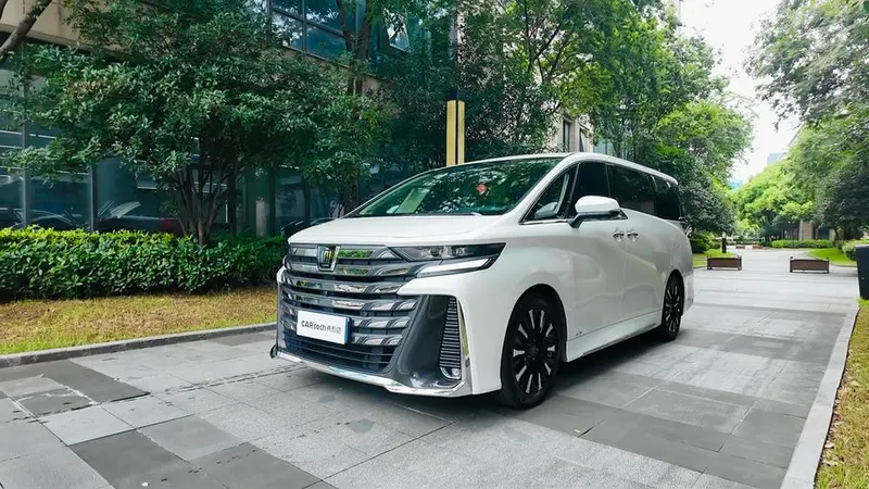 Toyota Vellfire, 2024