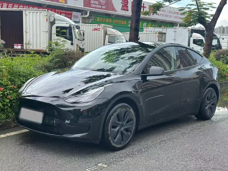 Tesla Model Y, 2023