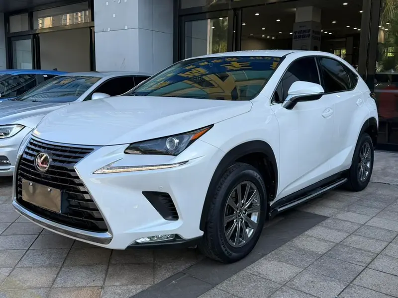 Lexus NX, 2020