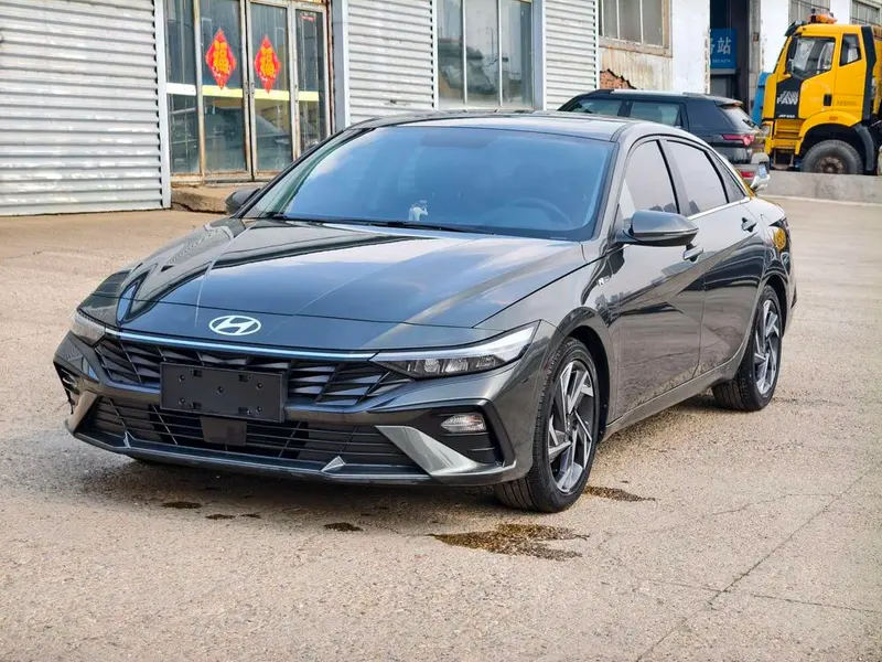Hyundai Elantra, 2023