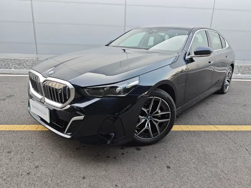 BMW i5, 2025