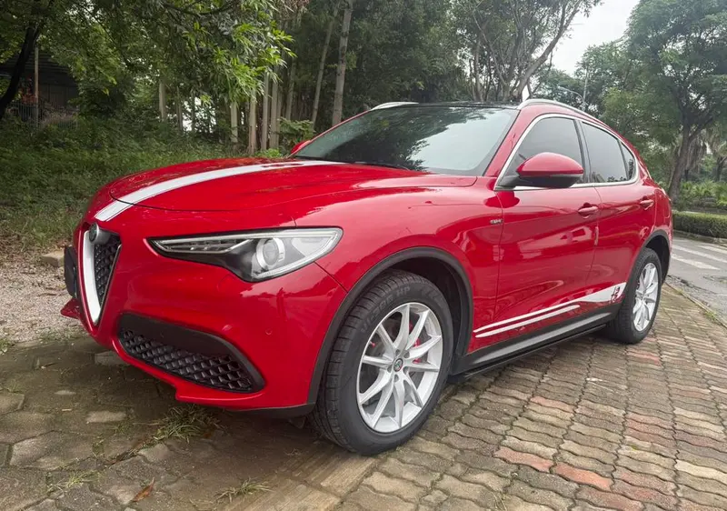 Alfa Romeo Stelvio, 2017