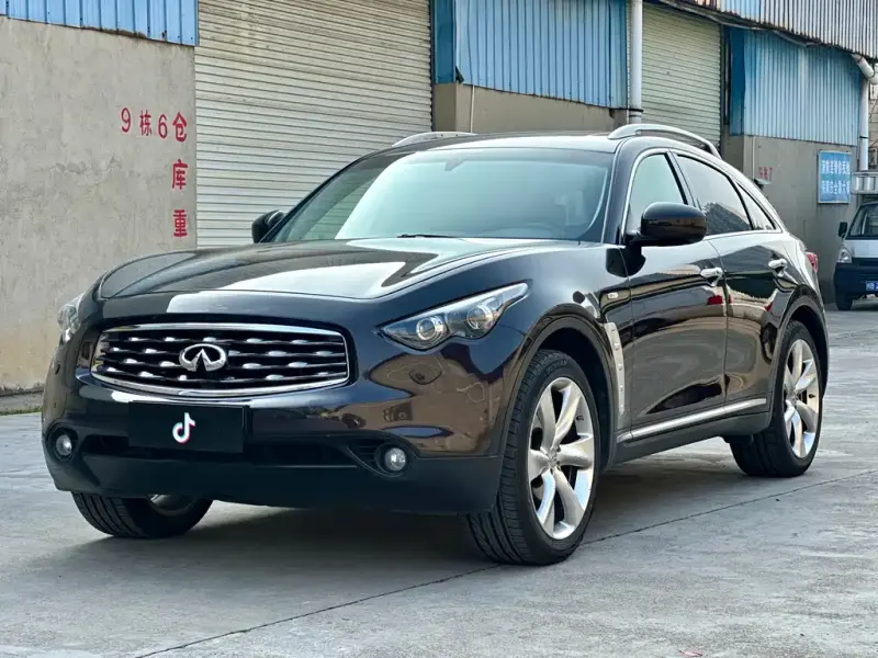 Infiniti FX, 2010