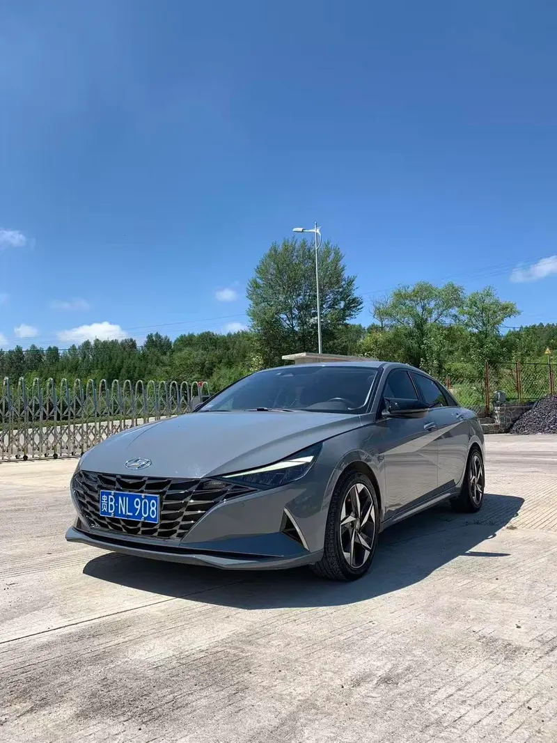 Hyundai Elantra, 2022