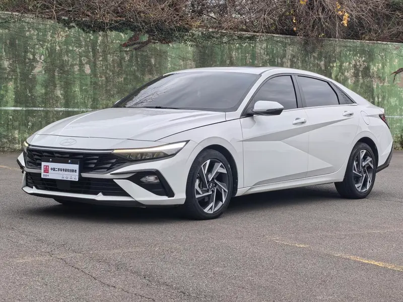 Hyundai Elantra, 2023