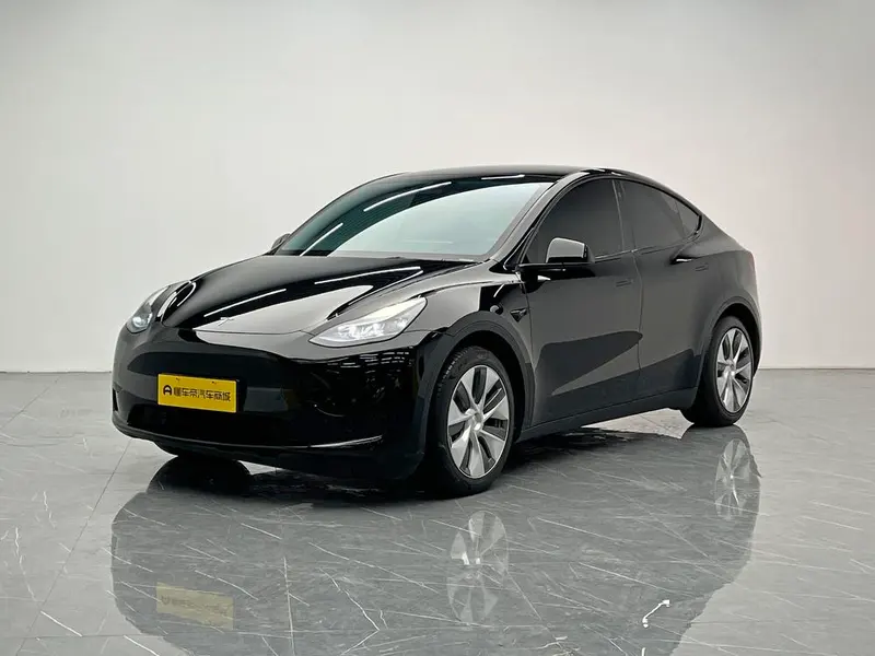 Tesla Model Y, 2022