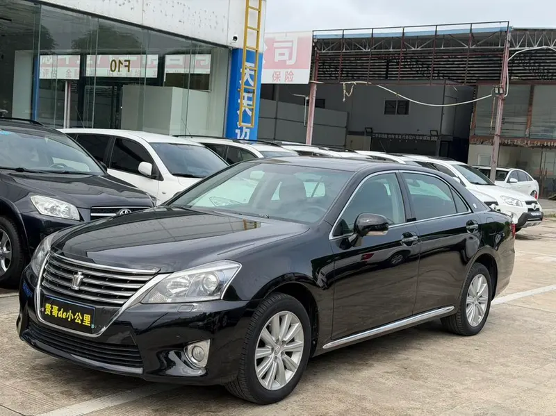 Toyota Crown, 2012
