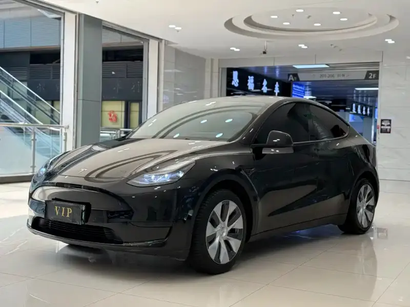Tesla Model Y, 2023
