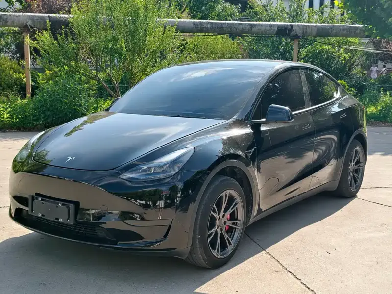 Tesla Model Y, 2023
