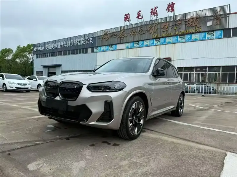 BMW iX3, 2023