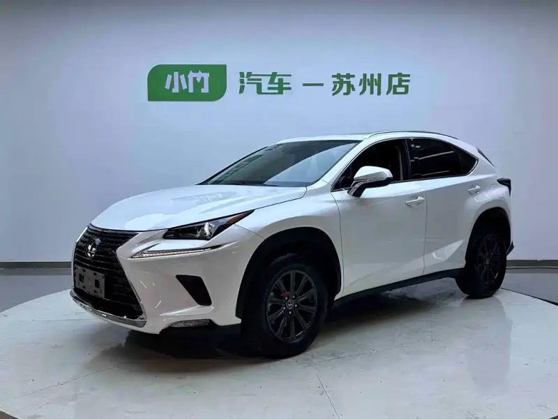 Lexus NX, 2020