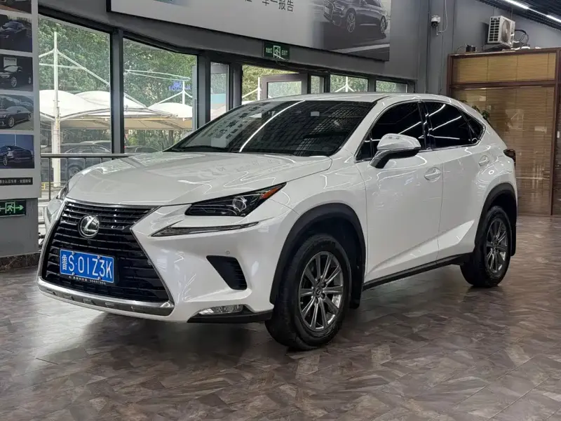 Lexus NX, 2020