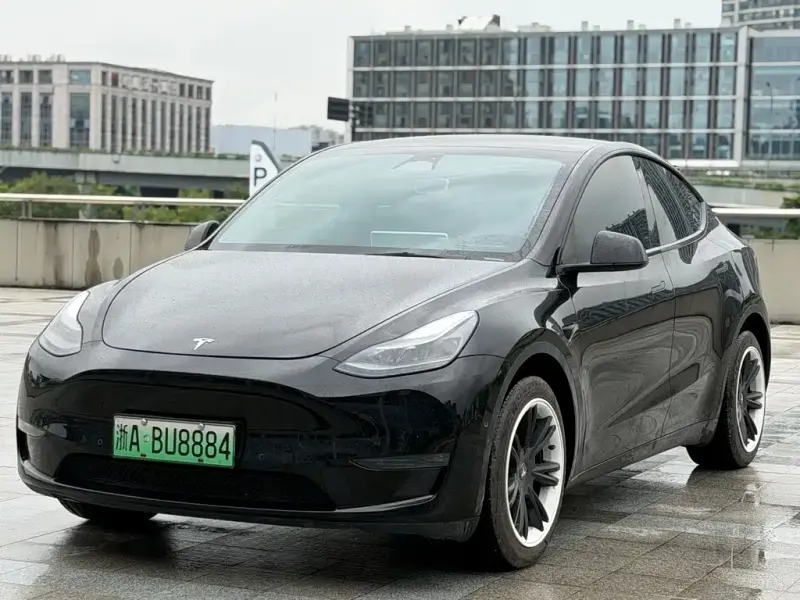Tesla Model Y, 2023
