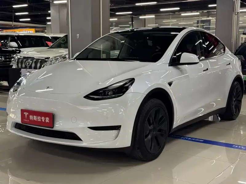 Tesla Model Y, 2023