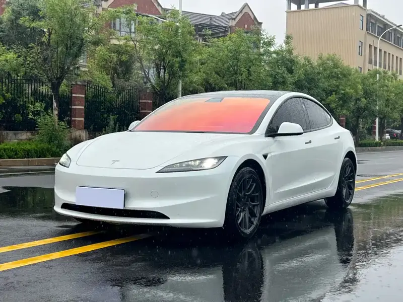 Tesla Model 3, 2025