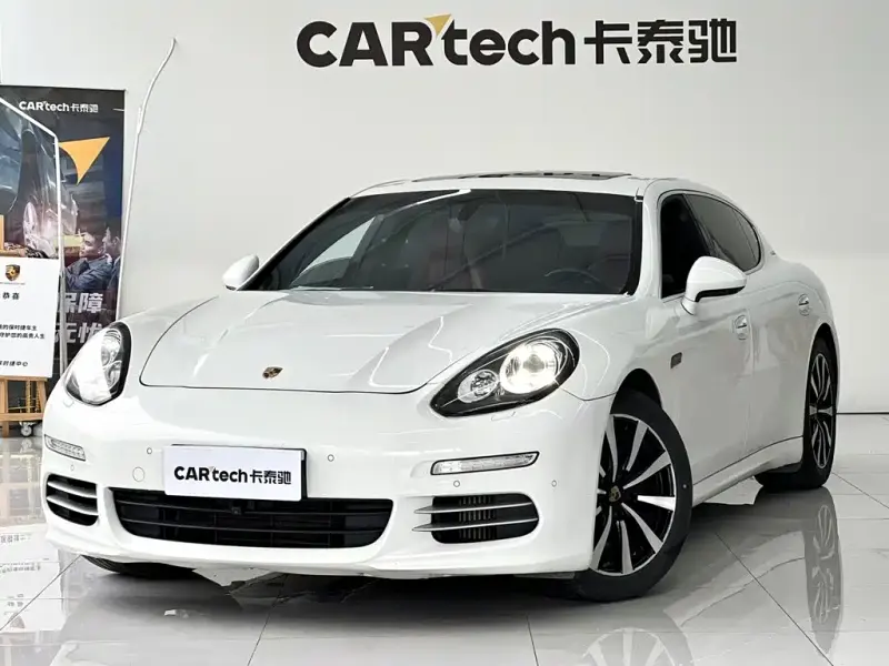 Porsche Panamera, 2015
