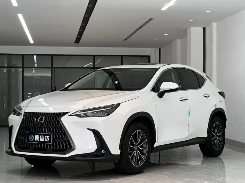 Lexus NX, 2023