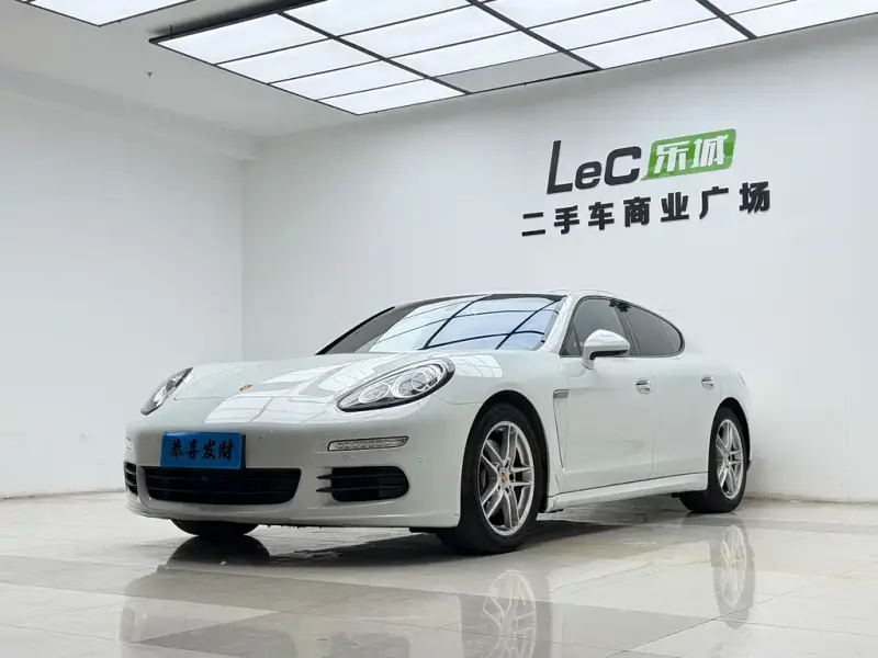 Porsche Panamera, 2016