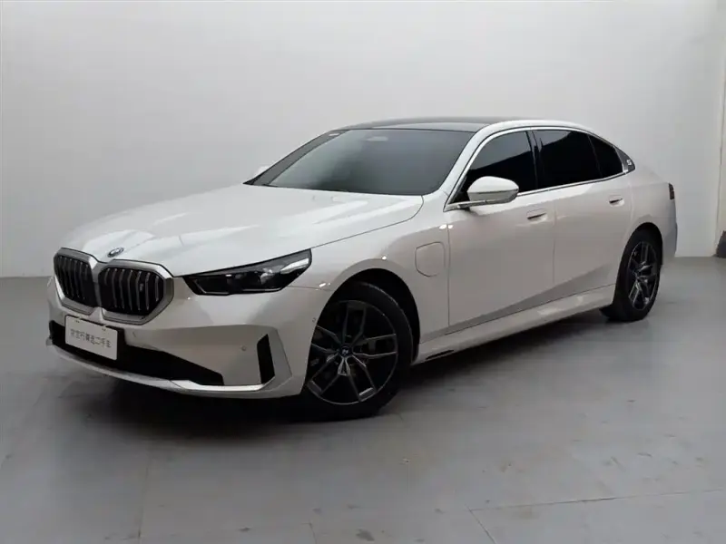BMW i5, 2025