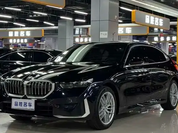 BMW 5 Series, 2025