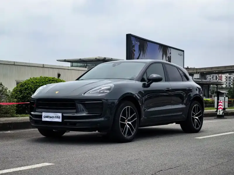 Porsche Macan, 2022