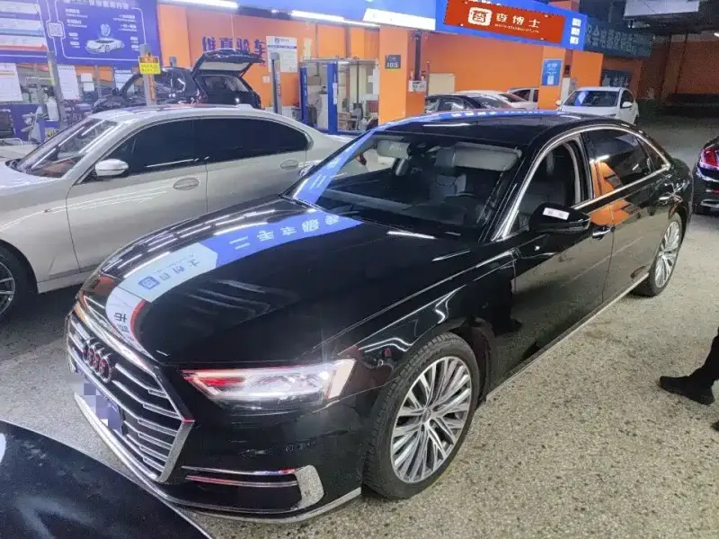 Audi A8, 2022