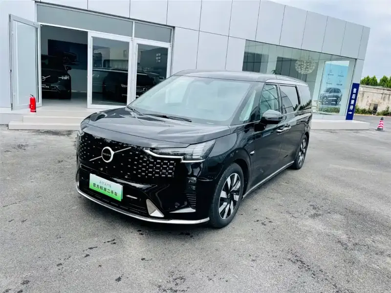 Volvo EM90, 2024
