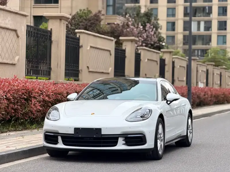 Porsche Panamera, 2018