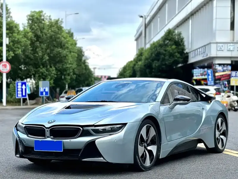 BMW i8, 2018