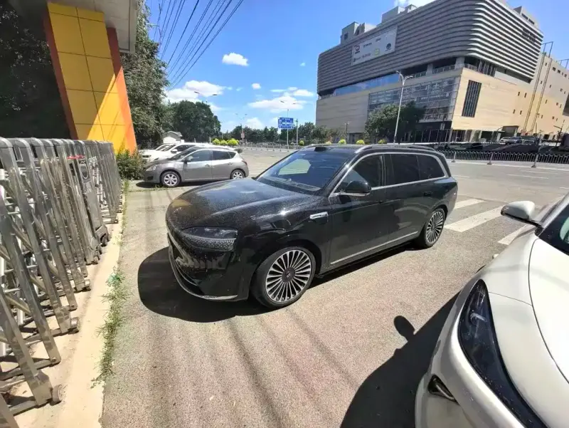 AITO M9, 2025
