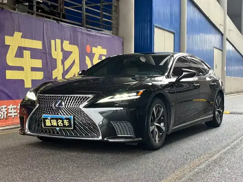 Lexus LS, 2022