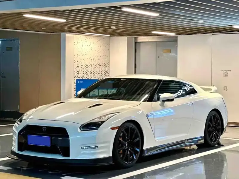 Nissan GT-R, 2011