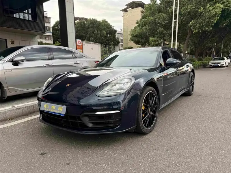 Porsche Panamera, 2023
