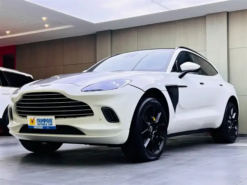 Aston Martin DBX, 2021