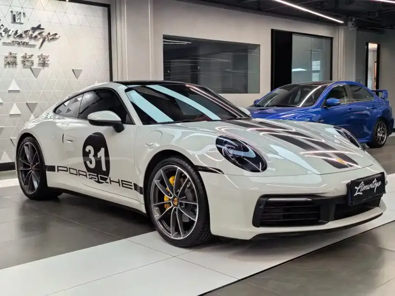 Porsche 911, 2023