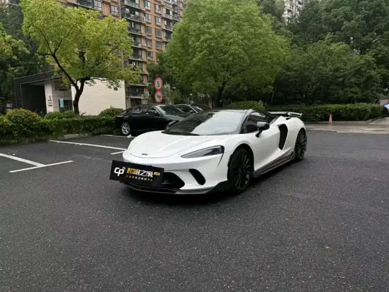 McLaren GT, 2023