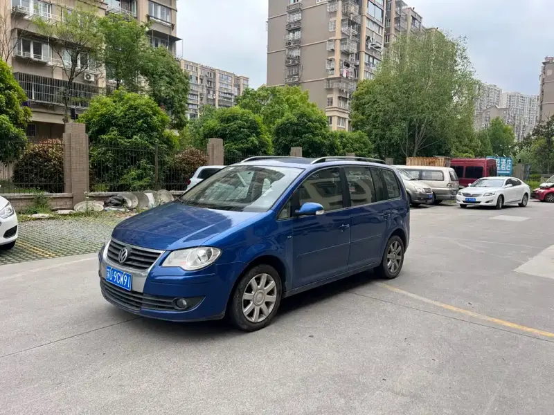 Volkswagen Touran, 2010