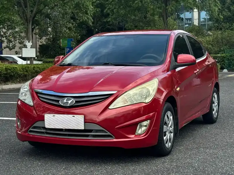 Hyundai Verna, 2013