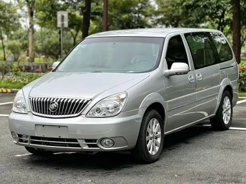 Buick GL8, 2013