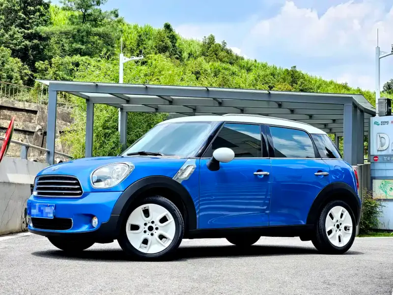 MINI Countryman, 2011