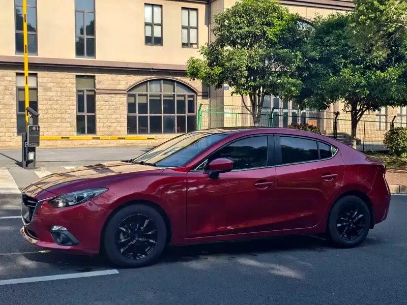 Mazda 3 Axela, 2015