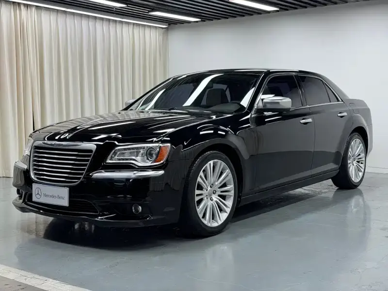 Chrysler 300C, 2013